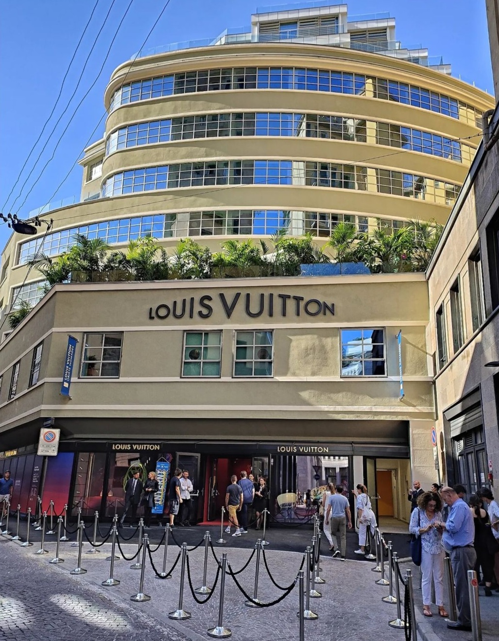Louis Vuitton - GARAGE
